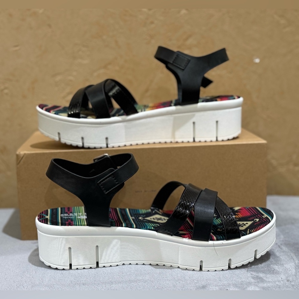 Crazy Train Wedge sandals black strap white heel serape print sole. NWT - Size 9